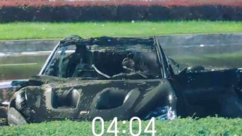 小米SU7超燃烧电动汽车,司机因门自动锁定而死亡