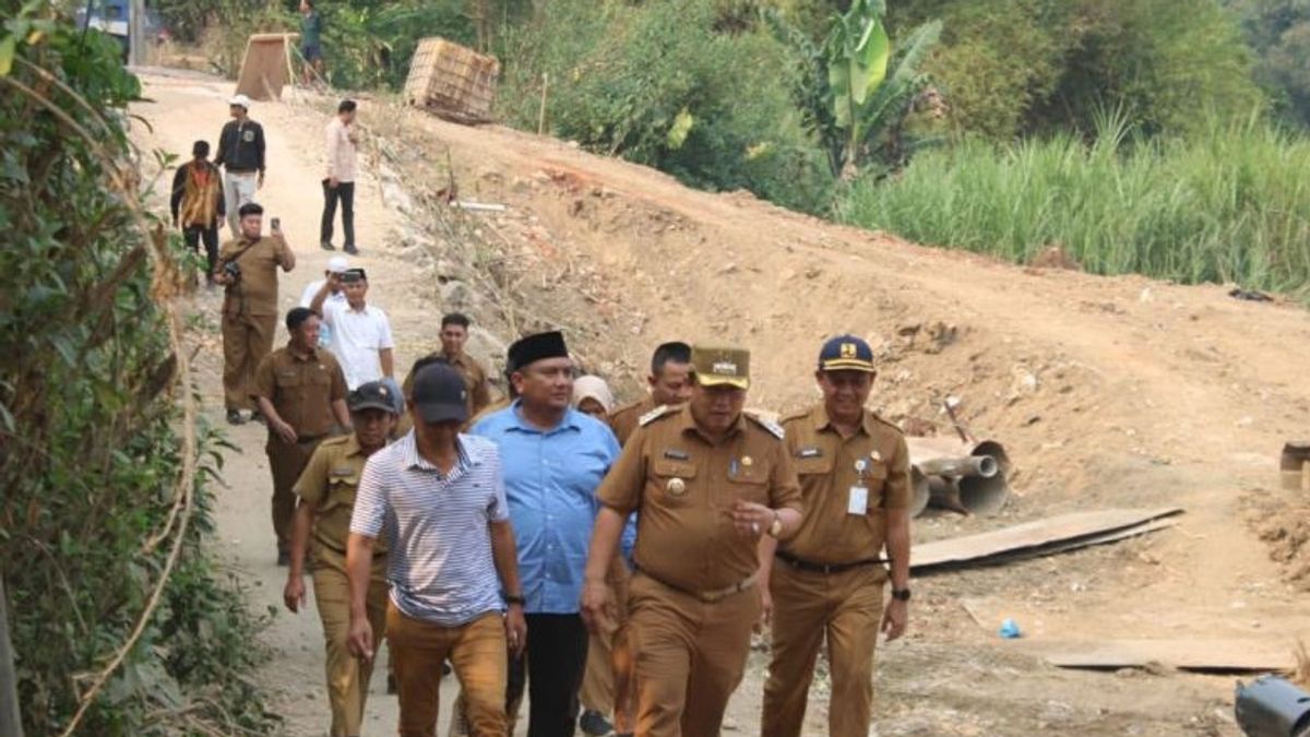  Perbaiki Jalan Cipayung-Cilampayan di Cikarang, Pemkab Bekasi Targetkan Akhir 2024 Rampung 