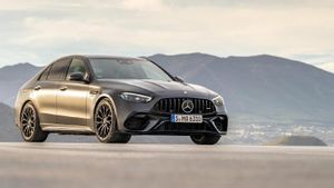 Tawarkan Performa Lebih dari BMW M4, Inilah Harga Mercedes-AMG C63 S E Performance