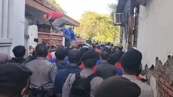 帮派朗加尔凯马约兰的居民揭露萨特波尔人民党房屋处决的傲慢行为