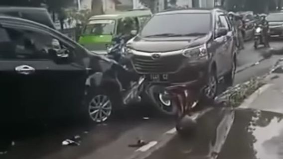 Allégation De Rechute D’épilepsie, Le Conducteur Noir D’Ertiga à Bogor écrase 3 Voitures Et 2 Motos