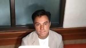 Yakin Diselingkuhi, Baim Wong Bersikeras Bercerai dengan Paula Verhoeven