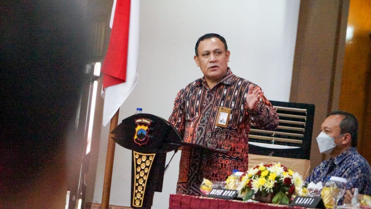 جوكوي يعين فيرلي بهوري "قائد" أوركسترا القضاء على الفساد في إندونيسيا