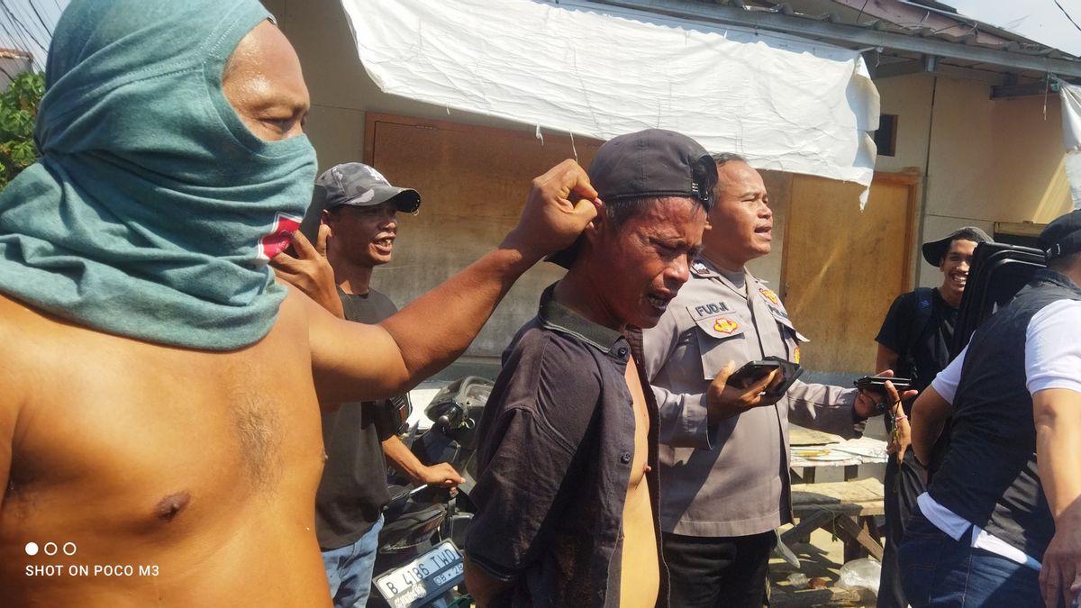 Residents Of Cakung PIK Attacked By Mobs After Breaking Into An Empty House In Pondok Kelapa Duren Sawit