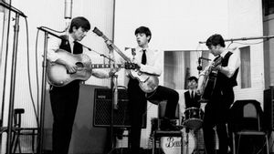 Ringo Starr Tanggapi “Rumor Buruk” Soal John Lennon Tak Bernyanyi dalam Lagu <i>Now and Then</i>