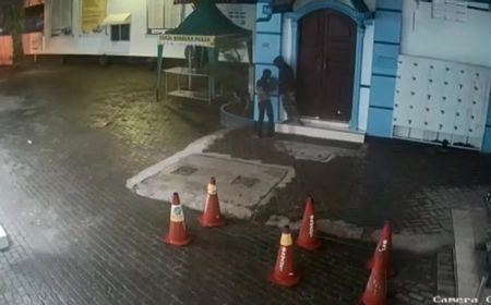 Beraksi Dini Hari, 2 Pria Curi Kotak Amal Masjid di Medan