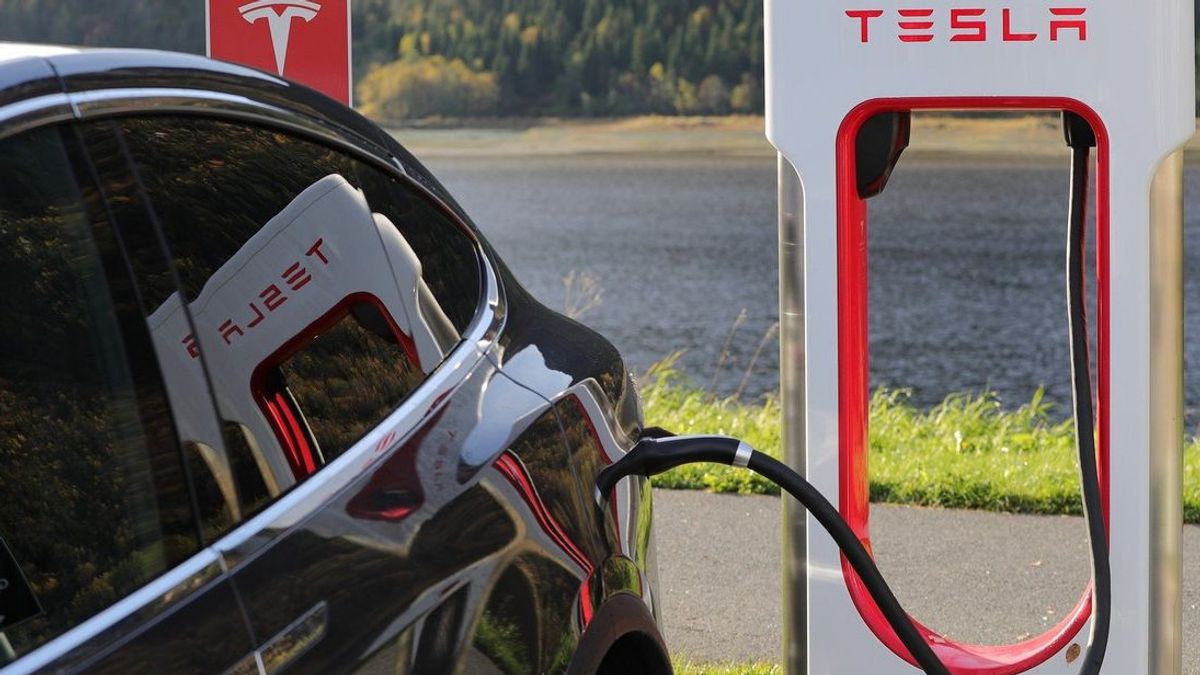 Ditemukan Masalah, Tesla Tarik 285.520 Mobil Listrik dari China 