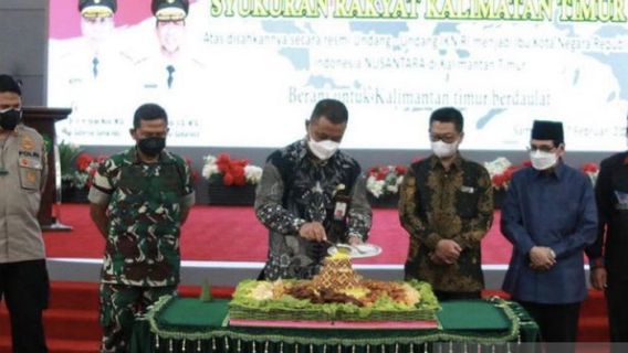 Masyarakat Kaltim Potong Tumpeng Gelar Syukuran Penetapan IKN Nusantara