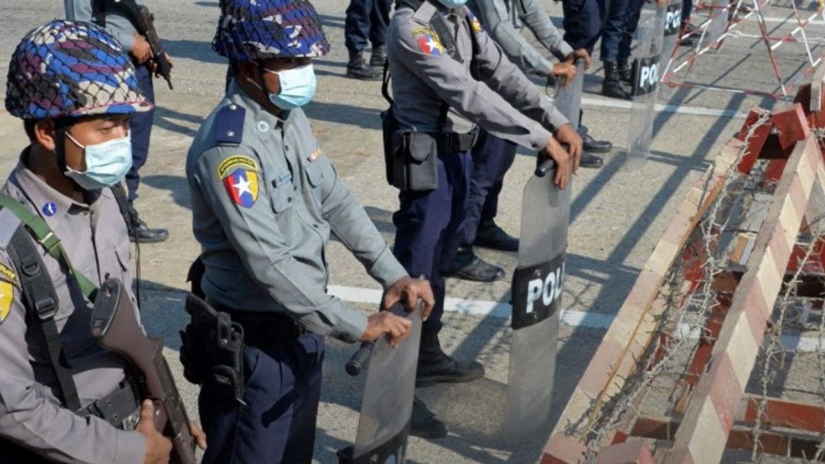 Membelot dari Rezim Militer Myanmar,12 Polisi Bergabung dengan CDF