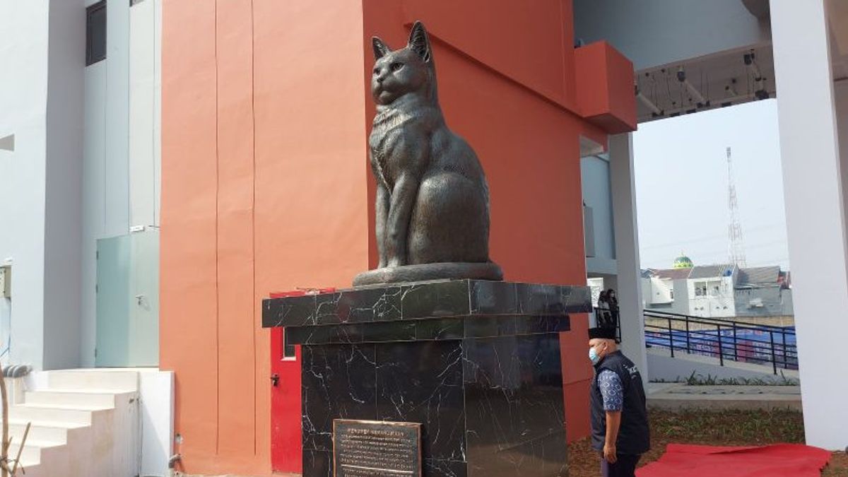 Libi Cat Statue In Cakung Susun Village, A Symbol Of Residents' Struggle For Bukit Duri Eviction Victims