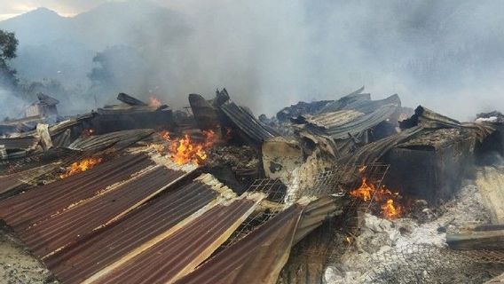 TNI-POLRI调查巴布亚多吉亚居民被枪杀，他们烧毁了马皮亚市场