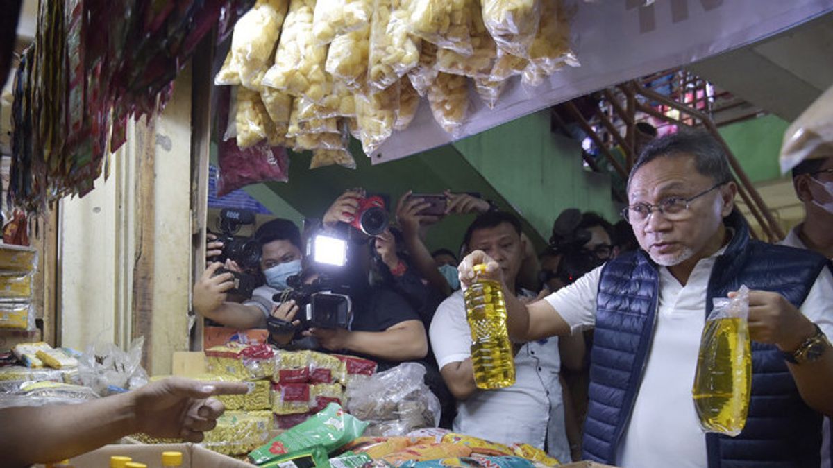 Menteri Zulkifli Hasan Minta Warga Pilih Anaknya dalam Pemilu, Jokowi Perintahkan Para Menteri Fokus Bekerja