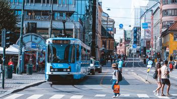 Trem di Oslo Tabrak Toko, 4 Orang Terluka