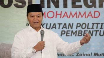 Hidayat Nur Wahid Demande Mensos Risma Blusukan à Kemenkeu Et Jokowi, BST Ne Rompez Pas 