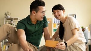 Dengan Landasan <i>Growth Mindset</i>, Begini 5 Cara Membangun Hubungan Cinta yang Sehat