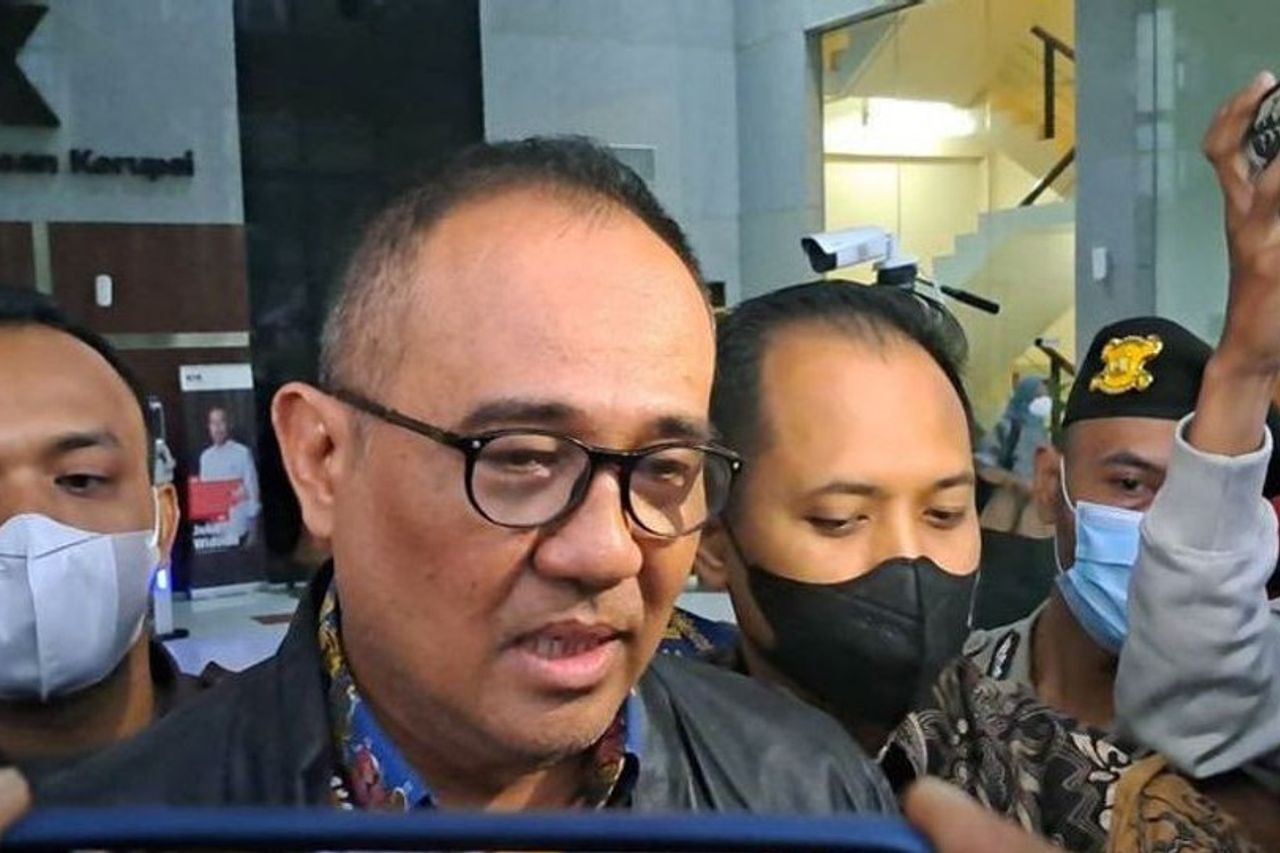 HMSセンター会長:ラファエルとエコのケースが、スリ・ムリヤニ財務大臣時代のDJPとDJBC関係者のヘドニックスタイルのパンドラの箱を明らかにします