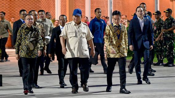 プラボウォ大統領が国賓訪問のためにシンガポールに向けて出発し、ジブラン・ラカブミングは空港で釈放