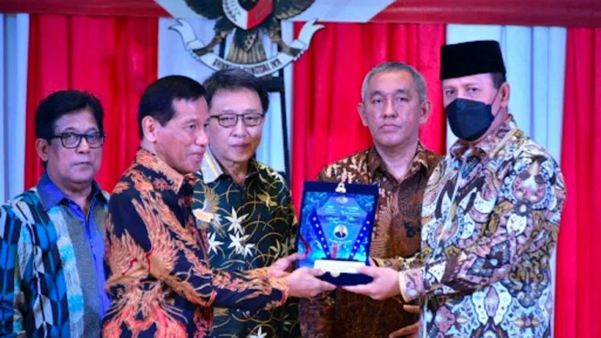 Berita Indonesia: Boy Rafli Dianugerahi Penghargaan Pro Eksistensi