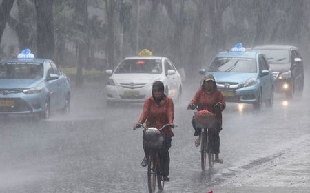 BMKG: Hujan dan Potensi Cuaca Ekstrem Melanda Sebagian Besar Kota Besar di Indonesia Hari Ini  