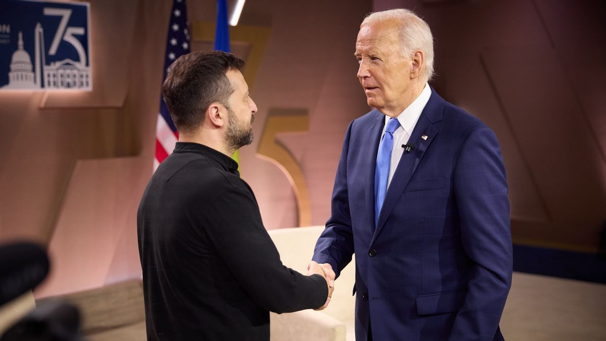 Le président Biden dit que la levée de l’interdiction de l’utilisation d’armes à longue portée contre la Russie centrale est tentée