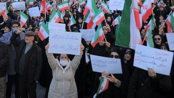 Iran Calls in French, German, Italian and British Ambassadors Over Support for Demonstrations