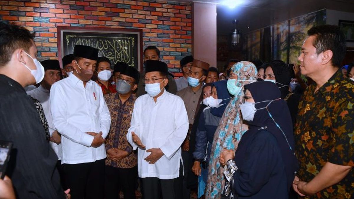 President Jokowi Takziah To Ferry Mursyidan Baldan Funeral Home