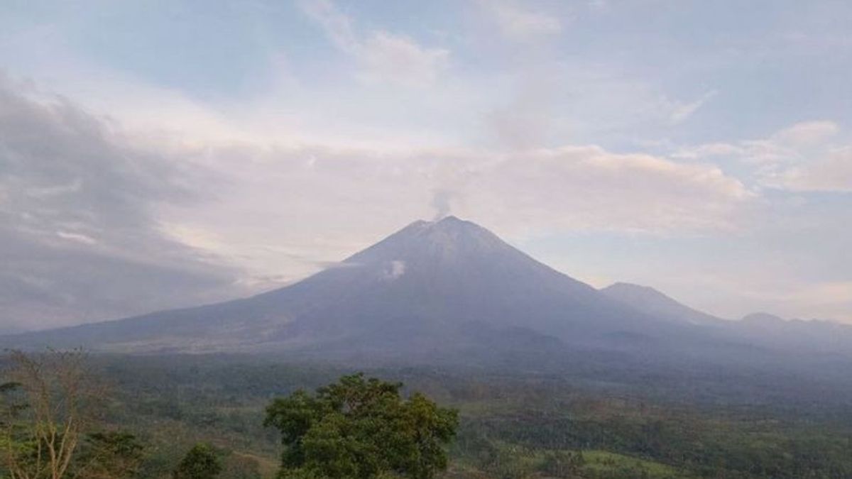 بركان جبل سيميرو مرة أخرى