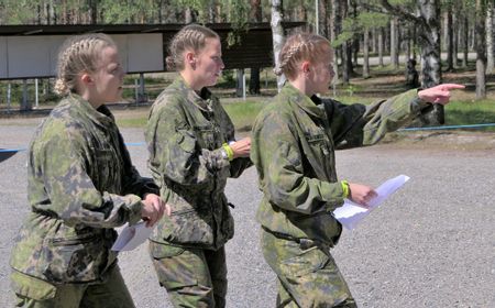 Khawatir Invasi Rusia, Wanita di Finlandia Ikut Pelatihan Keterampilan Pertahanan