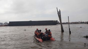 SAR在巨港Musi河发现了Jukung船爆炸的受害者