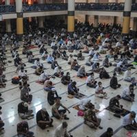 Tetap Berhati-Hati MUI DIY Sebut Saf Salat Berjamaah Sesuaikan Situasi COVID-19