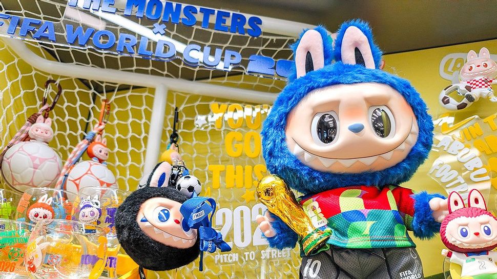 2026 World Cup Closer, China Factory Speeds Up Production of Flags