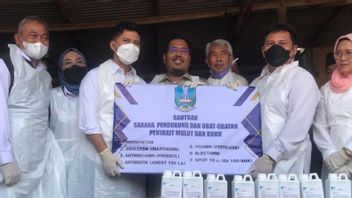 PMK ينتشر ، القائم بأعمال حاكم جاوة الشرقية إميل دارداك يطلب من المزارعين التعاونيين الإبلاغ عن حالة الثروة الحيوانية