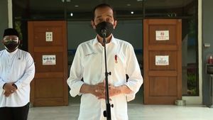 Keras! Ali Ngabalin Jawab Kritik ke Jokowi Langgar Privasi Pelototi Grup WA TNI-Polri: Tuduhan dari Orang <i>Knowledge </i> Kurang