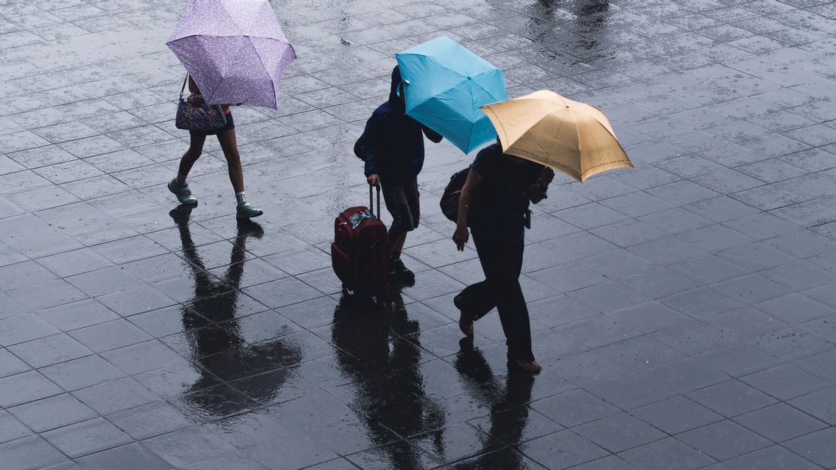 What Is The Madden Julian Oscillation Phenomenon That Makes Heavy Rain In Bengkulu?