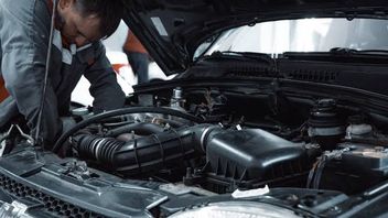 How To Clean The Correct Car Engine