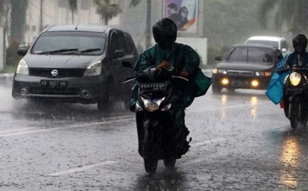 Cuaca Senin 8 Juli, Sebagian Besar Kota Besar di Indonesia Diguyur Hujan