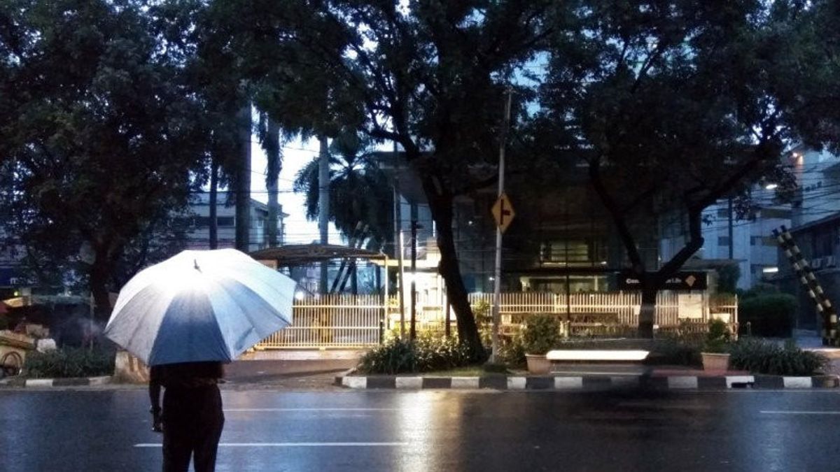 天気予報7月25日月曜日:大ジャカルタとほとんどの主要都市の雨