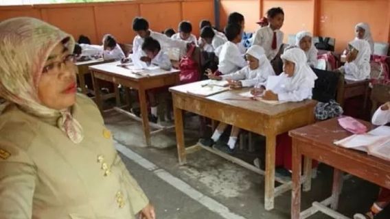 Students In Mukomuko Online School In The Aftermath Of A Male Case By Tiger