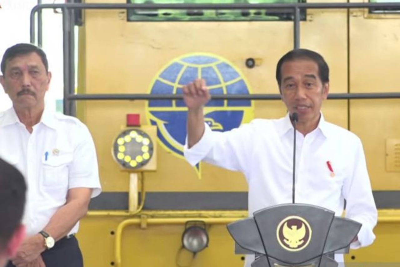 Jokowi Considers Jakarta's Mass Transportation To Be Built 30 Years Late