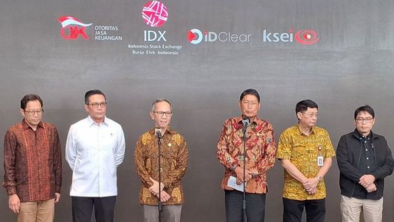 Ekonom Celios Ingatkan Potensi Guncangan Ekonomi akibat Mundurnya Petinggi OJK