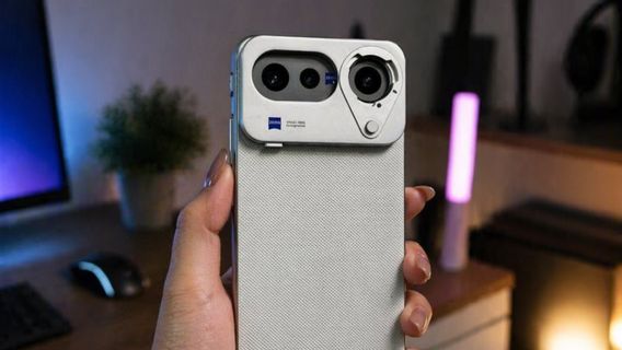 泄露的Vivo X300 FE，带有蔡司G2镜头和Snapdragon旗舰
