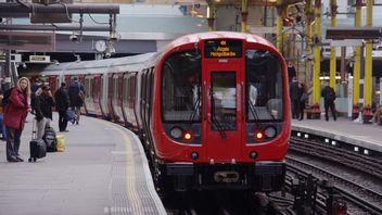 COVID-19ポジティブスタッフ、英国鉄道ネットワークオペレーターがロンドンへのすべての直接サービスをキャンセル