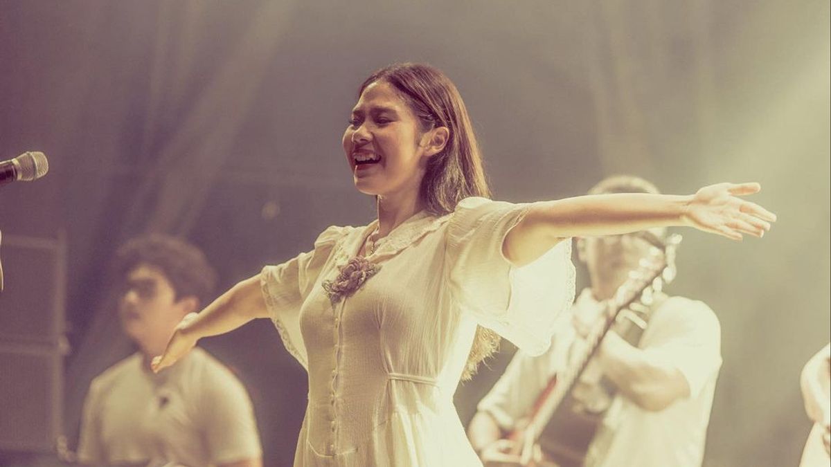 Nadin Amizah Bersiap Gelar Konser Selamat Ulang Tahun, Cek Jadwal dan Harga Tiketnya