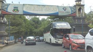 Jalan Utama Bandung-Garut Wilayah Leles Rusak, Pemkab Minta Pemprov Jabar Lakukan Upaya Perbaikan