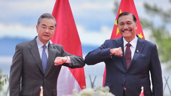 Luhut Ajak Menlu China Lihat-Lihat Danau Toba, Jadi Bangun Hotel?