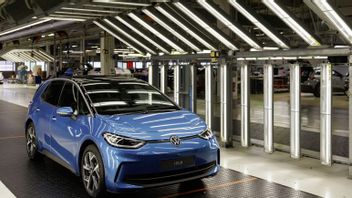 Permintaan Menurun, Volkswagen Hentikan Produksi ID.3 dan Cupra Born Sebulan Penuh
