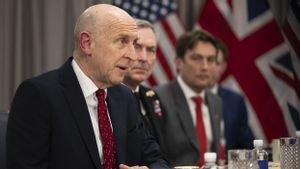 Menhan Inggris Pastikan Pangkat Militer Terakhir Andrew akan Dicopot