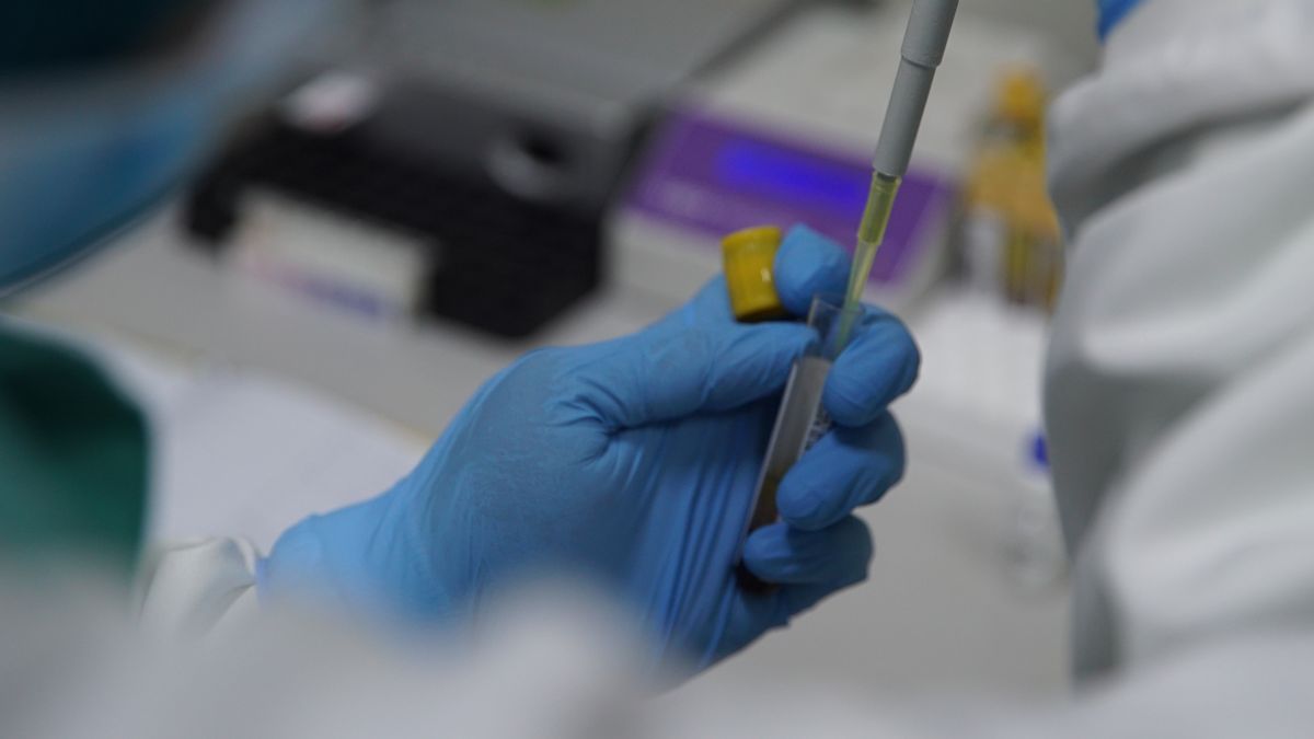 Si Les Résultats De L’antigène Sont Négatifs Mais Qu’il Y A Des Symptômes De COVID-19, Il Est Conseillé De Passer Un Test PCR