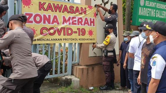 Kebon Jeruk的15名住房居民暴露于COVID-19，联合官员实施微型封锁