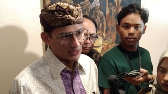 Sandiaga Uno offre un coup de pied aux 35 000 participants du Forum Eau Mondial de Bali